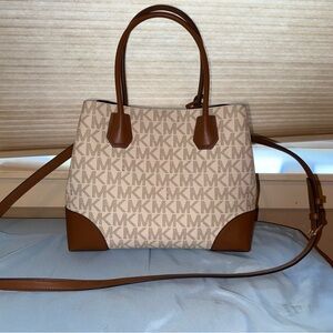 Michael Kors Vanilla/Lugg Purse